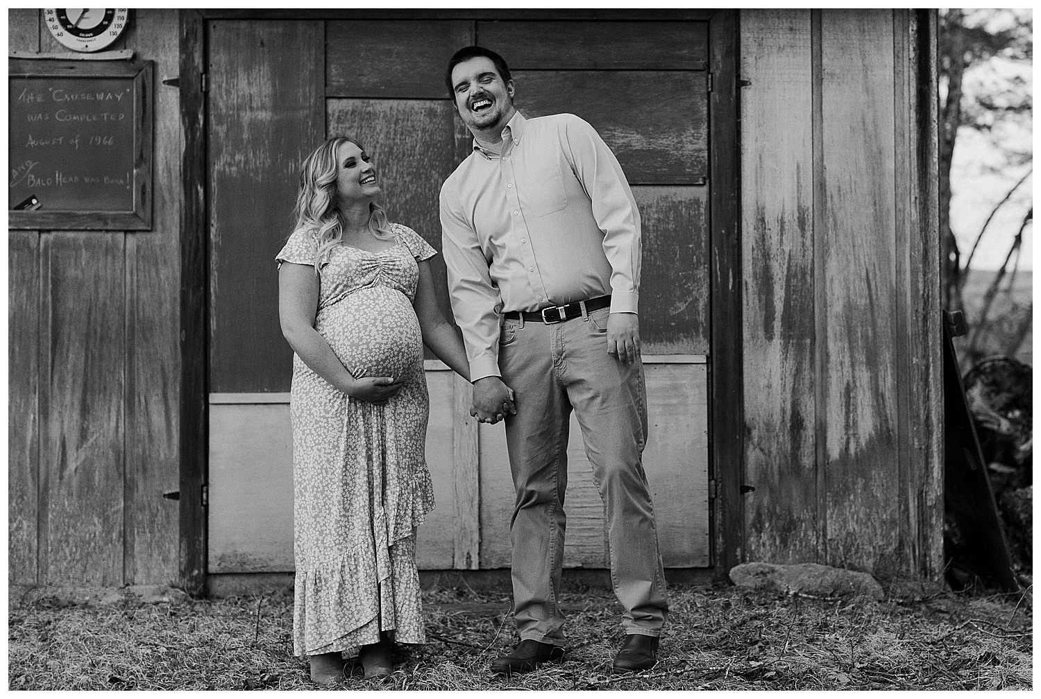 funny maternity photos in Palermo, Maine