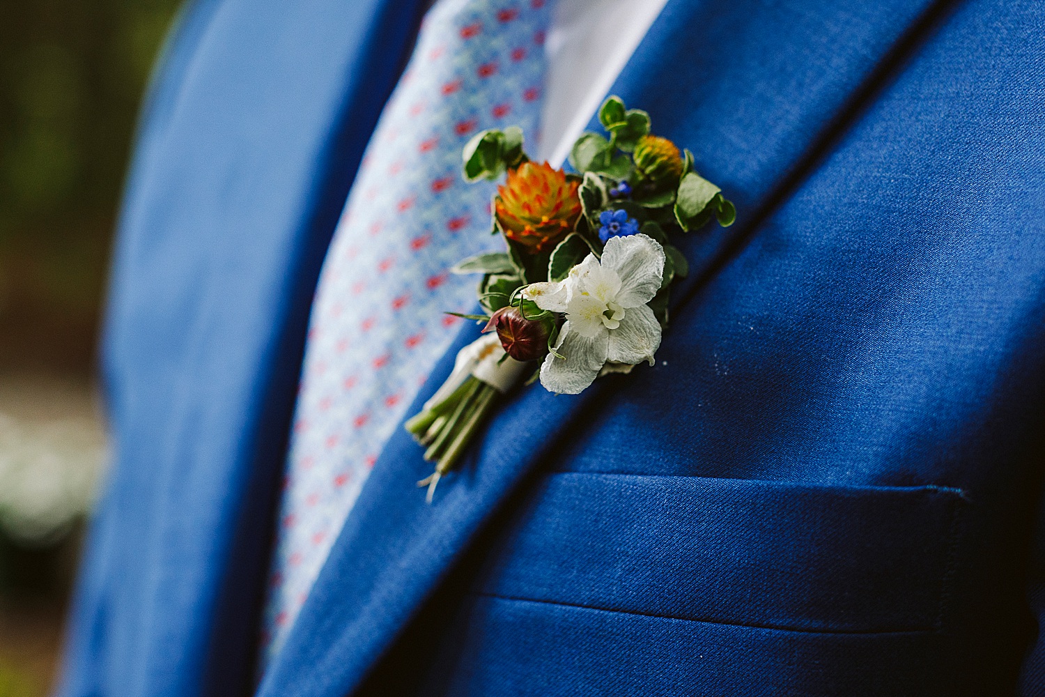 groom's boutonniere
