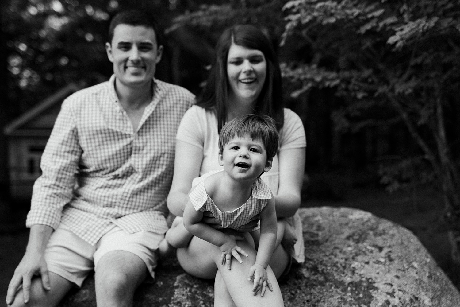 family during summer portraits in Sargentville, Maine