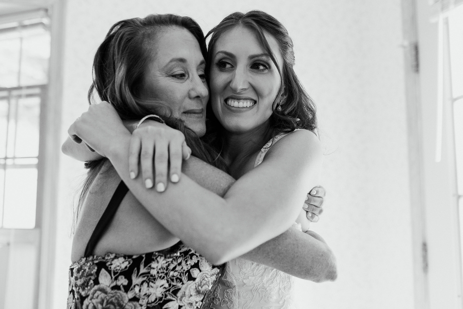 bride hugging her mother at Arlington, Vermont wedding