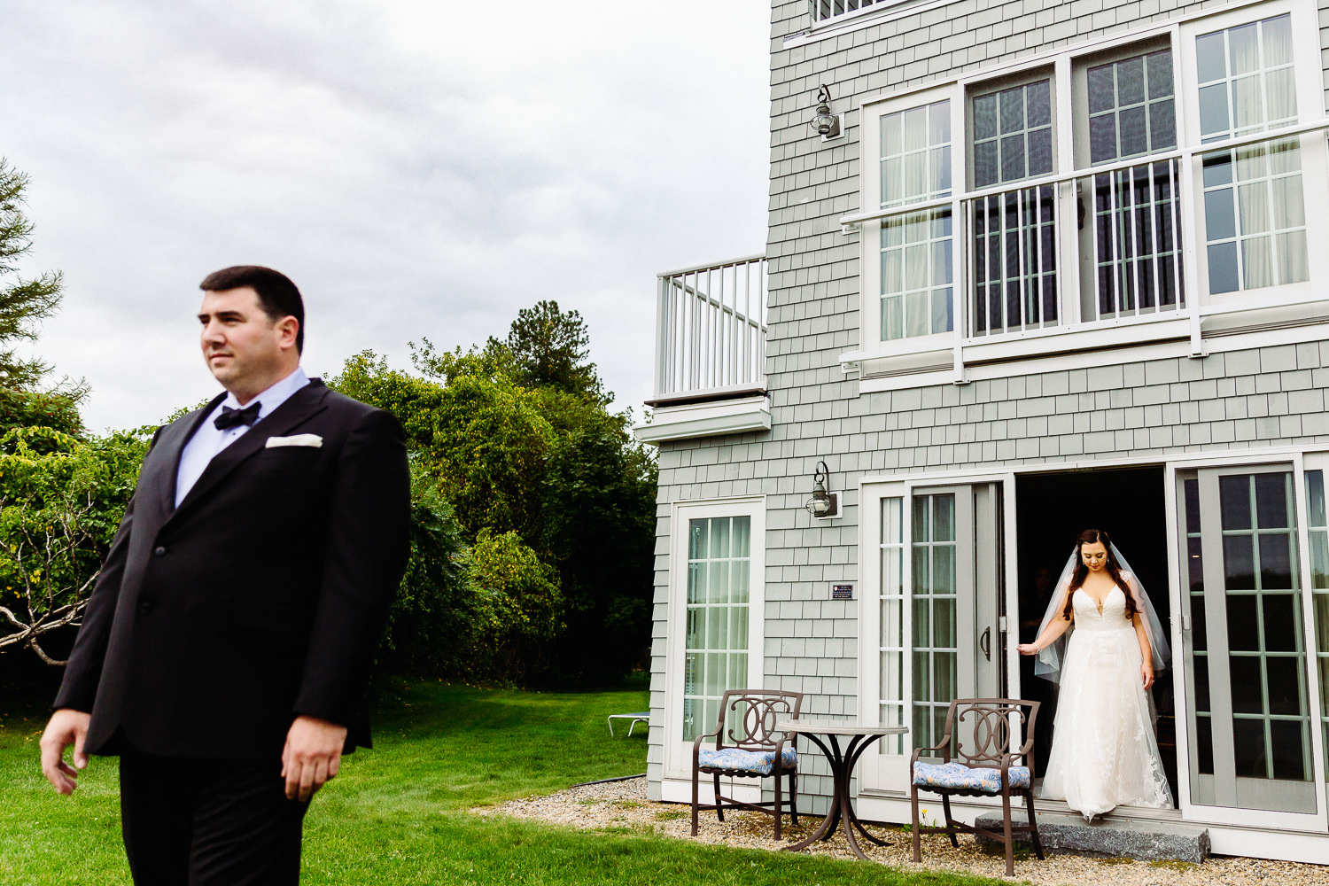 first look at Stage Neck Inn wedding in York Maine