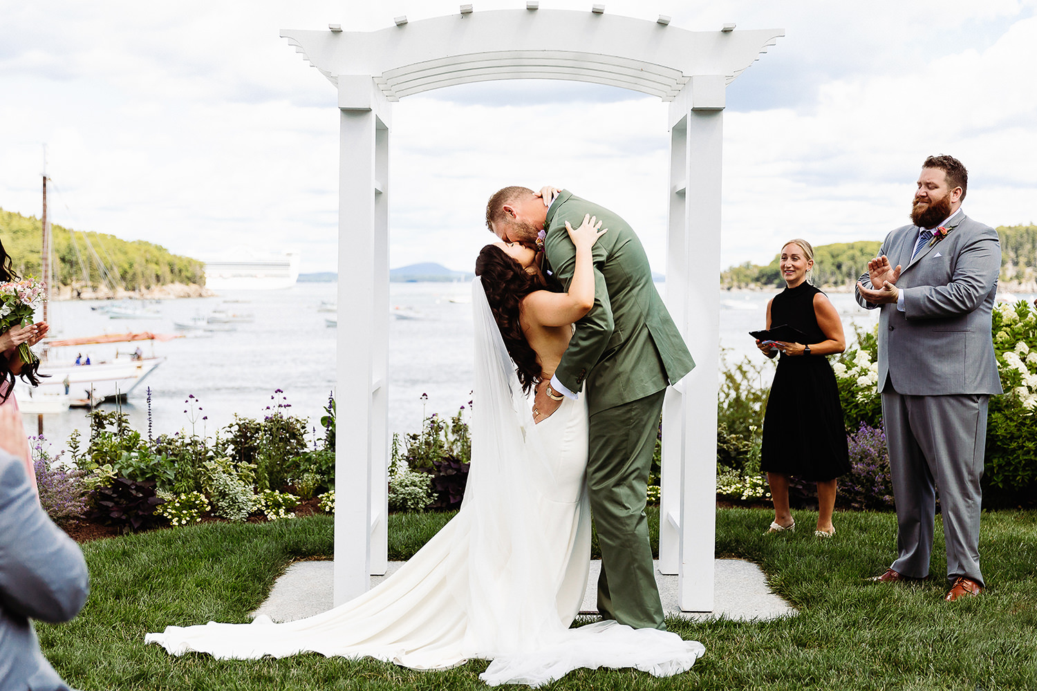Bar Harbor Inn wedding first kiss